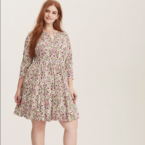 torrid Dresses & Skirts - Torrid ivory floral print skater dress